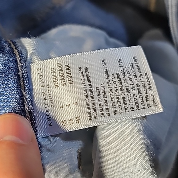 American Eagle distressed style size 4 stretch mom jeans - Picture 8 of 8